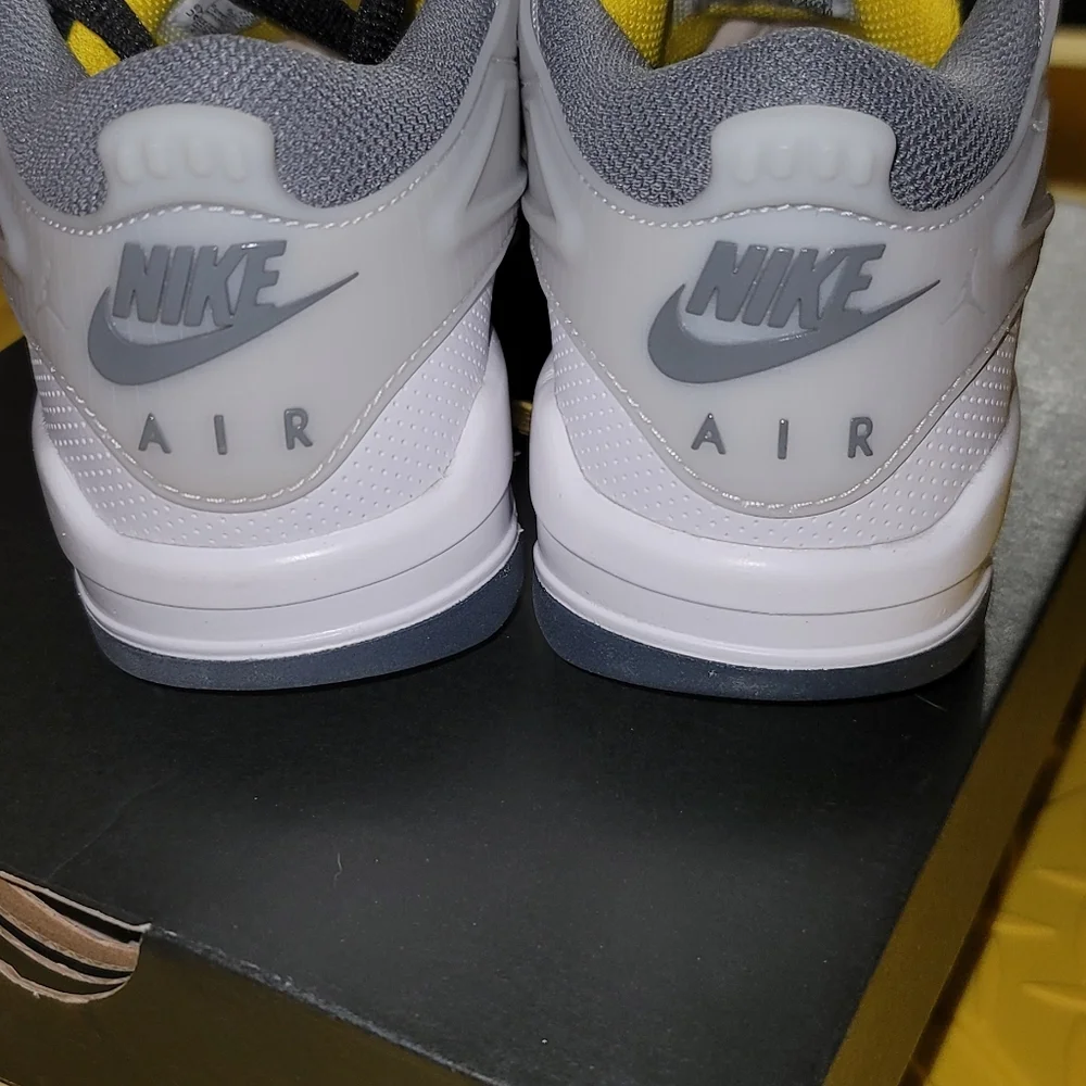 Air Jordan 4 RM BG PRM Size 4y (Which Is Same As 6womens) - Picture 9 of 10